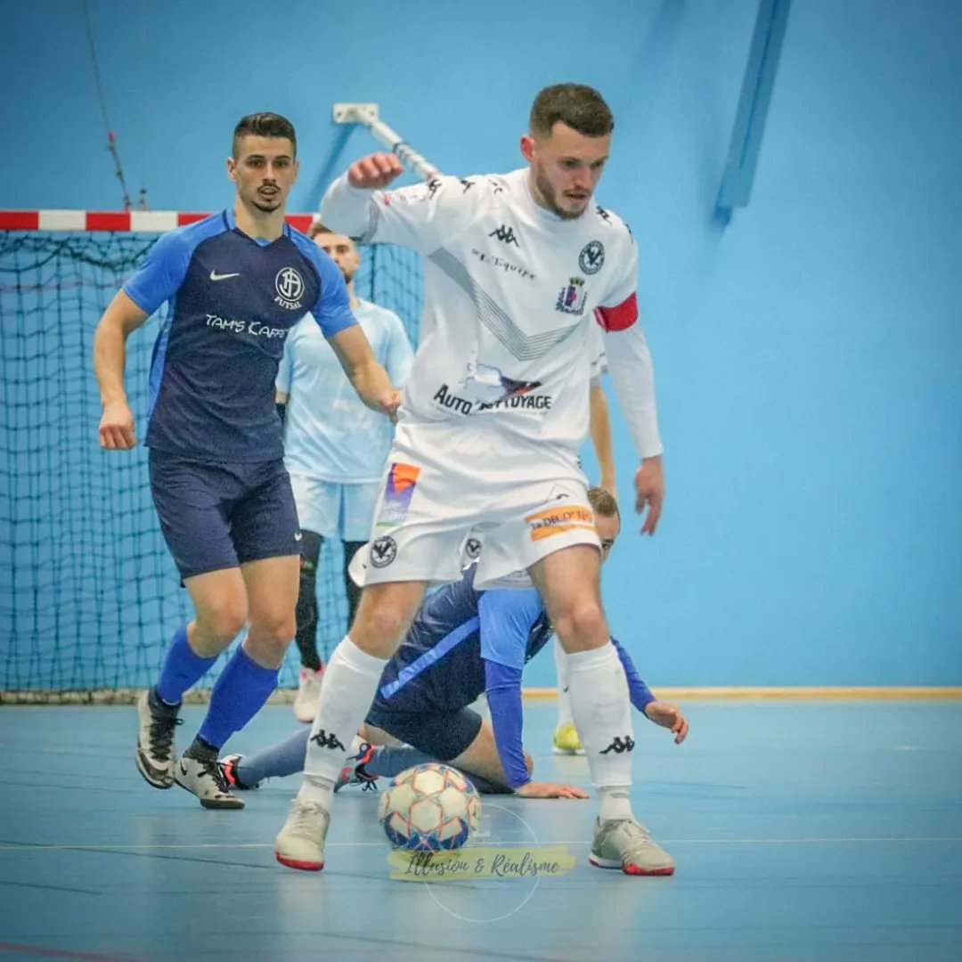 LigueFootLFPL's tweet photo. Le succès des @Voltigeurs1907 #Futsal via @MaryStudentlaw 

Tirage des 16es de finale ce midi sur FFFTV

📸 https://t.co/4t7mxt8zNB https://t.co/VdLgOjyJzB