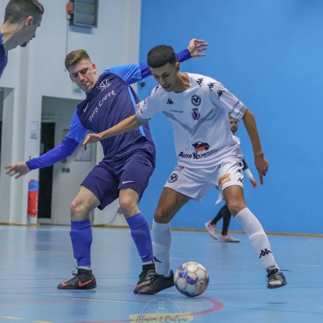 LigueFootLFPL's tweet photo. Le succès des @Voltigeurs1907 #Futsal via @MaryStudentlaw 

Tirage des 16es de finale ce midi sur FFFTV

📸 https://t.co/4t7mxt8zNB https://t.co/VdLgOjyJzB