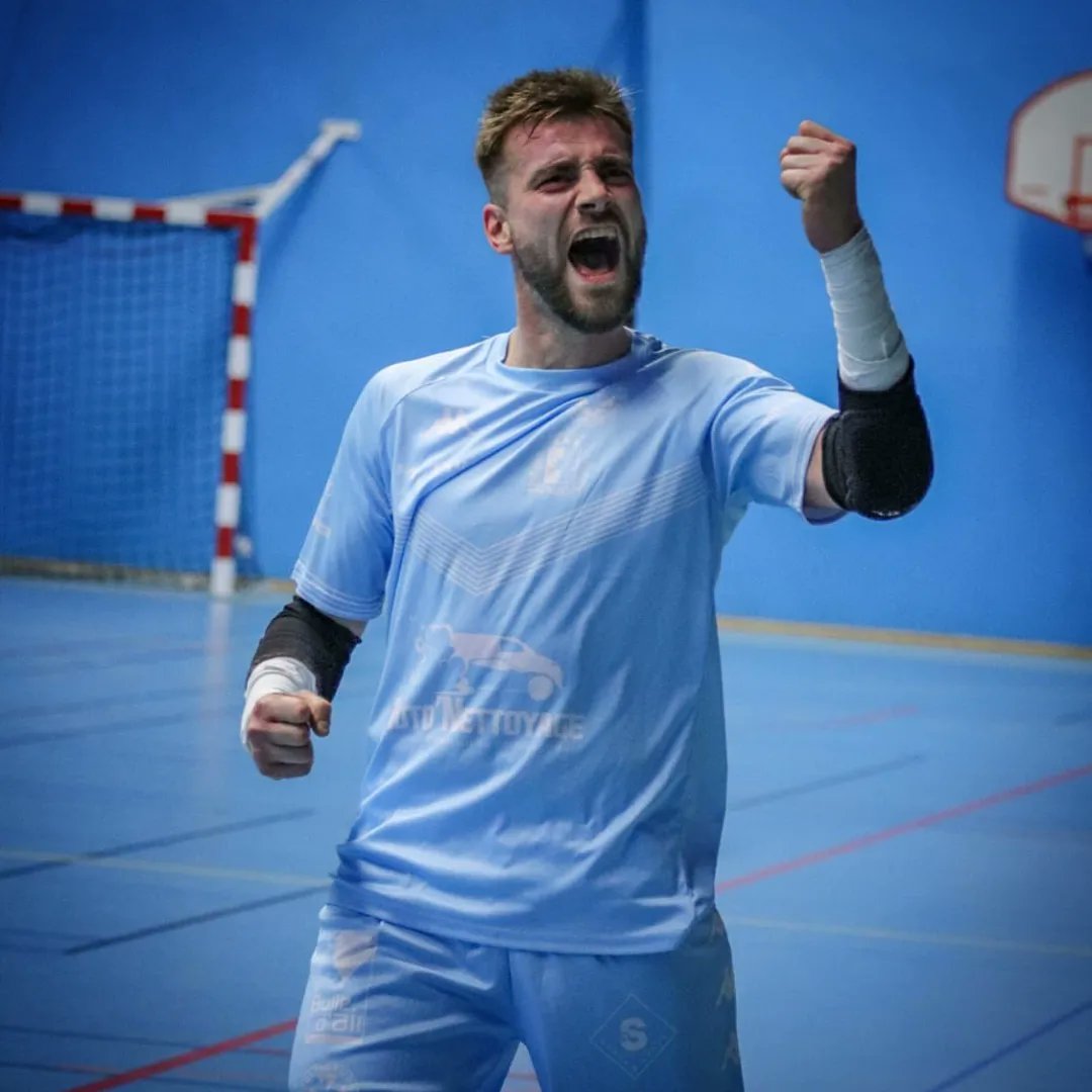 LigueFootLFPL's tweet photo. Le succès des @Voltigeurs1907 #Futsal via @MaryStudentlaw 

Tirage des 16es de finale ce midi sur FFFTV

📸 https://t.co/4t7mxt8zNB https://t.co/VdLgOjyJzB