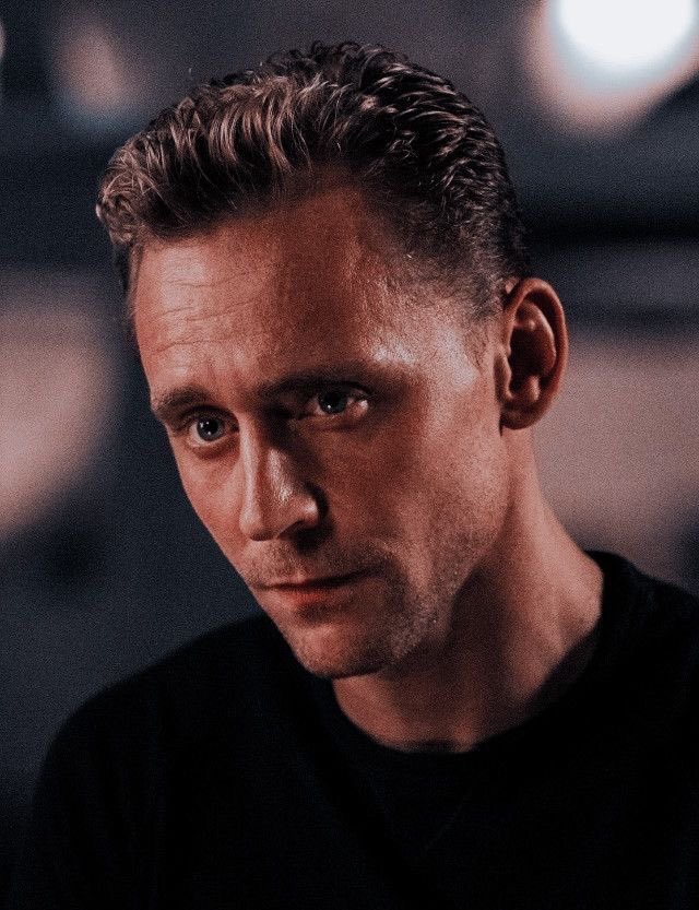 Tantissimi auguri al nostro asgardiano preferito, happy birthday Tom Hiddleston   