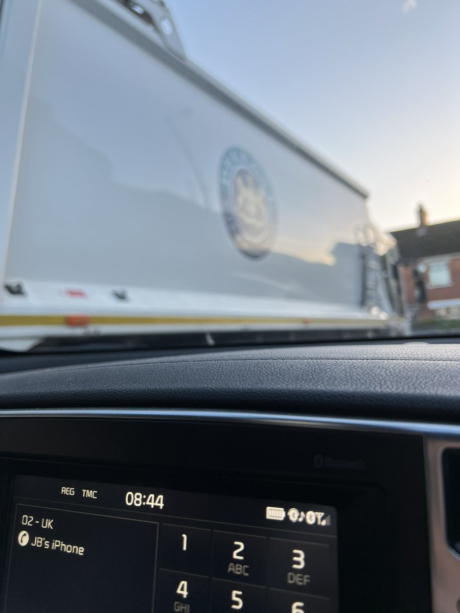 jillboyd81's tweet photo. @belfastcc emptying bins during school runs and blocking streets. Surely someone knows this isn’t a good strategy ?? https://t.co/A4eK5wyaGf