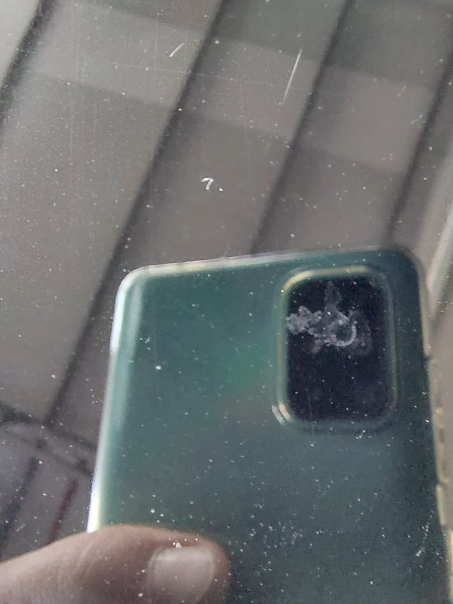 Sindalessa's tweet photo. @CitroenFrance Bunlarda da boya atmadığının garantisini mi veriyorsunuz? Sonra da boya atıyor ilgilenmiyorsunuz aynı şekil devam mı Psa citroen ? Yalanlarla satış politikasına devam mı? https://t.co/dRtxOqnLhR
