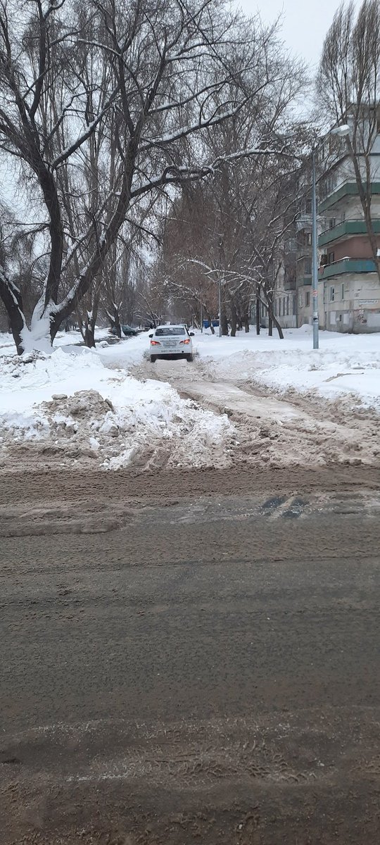 Окажите помощь в расчистке подъездных путей и пешеходной дороги к детской поликлинике по Литвинова,320.<a href="/adm_kir63/">Администрация Кировского района</a>