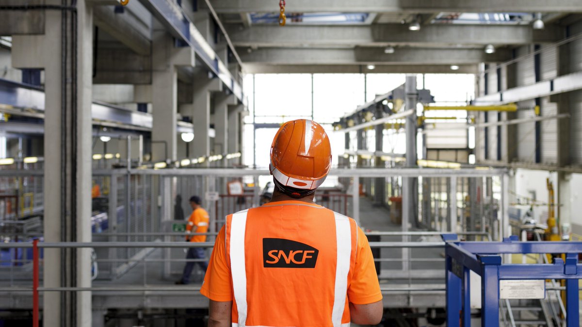 En 2022, #Transilien propose plus de 600 offres d'emploi sur le territoire de l'<a href="/iledefrance/">Région Île-de-France</a>, dont 150 postes d'agents en gare, 250 liés au métier de la conduite et 130 à ceux de la maintenance. #SNCFsEngage aux côtés des territoires. #Recrutement 🔗emploi.sncf.com