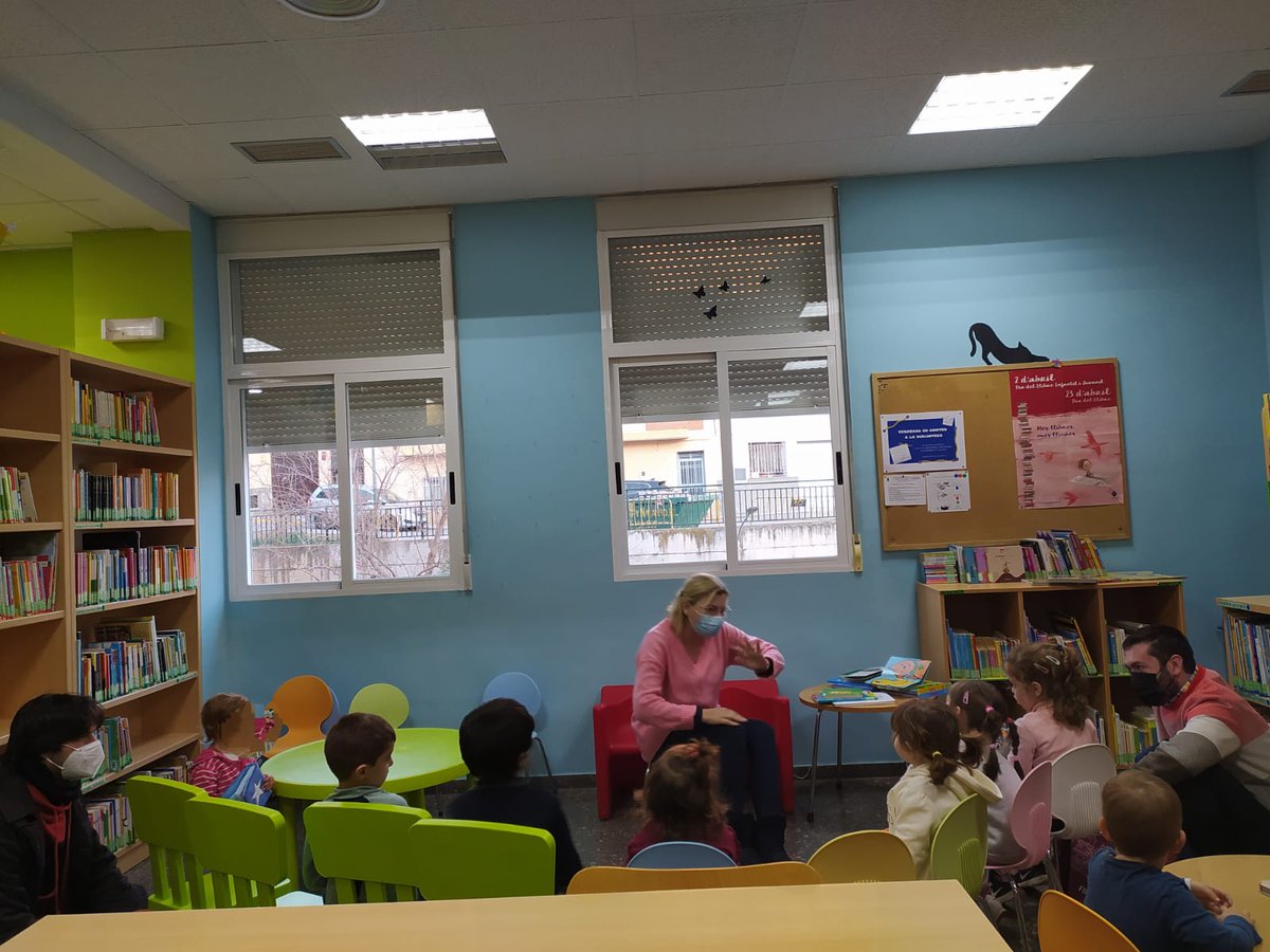 ayto_riba_roja's tweet photo. CULTURA - CONTES A LA BIBLIOTECA 🧒🏻📖
👏🏻Ja han començat els tallers d'animació lectora a la Biblioteca Cervantes. Recorda que són tots els dimarts a les 18h i que és una activitat en la qual els xiquets poden gaudir d'una bona estona contant contes. Places limitades
📞961653513📞 https://t.co/pntysuGEVn