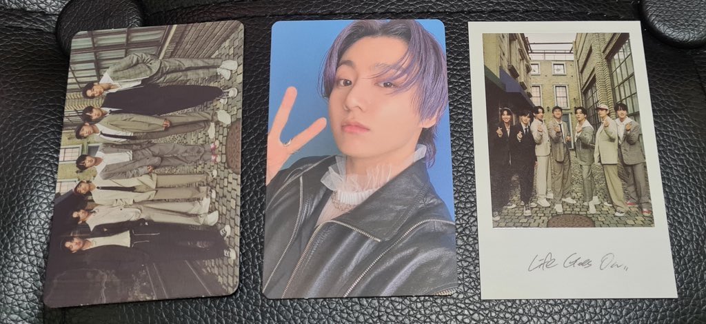 ourverse_twt's tweet photo. wts lfb bts pc ph

ON HAND AND READY TO SHIP! 💸

💜BTS JUNGKOOK BUTTER CREAM VERSION PHOTOCARD 
💜BE DELUXE GROUP PHOTOCARD
💜BE DELUXE POLAROID

💟 CONDITION OF ALL PHOTOCARDS: 10/10

💟 ACCEPTS DOWN PAYMENT TO SECURE THE PHOTOCARDS!
 
MOP: GCASH 
MOD: SCO https://t.co/jZxhTAheN8