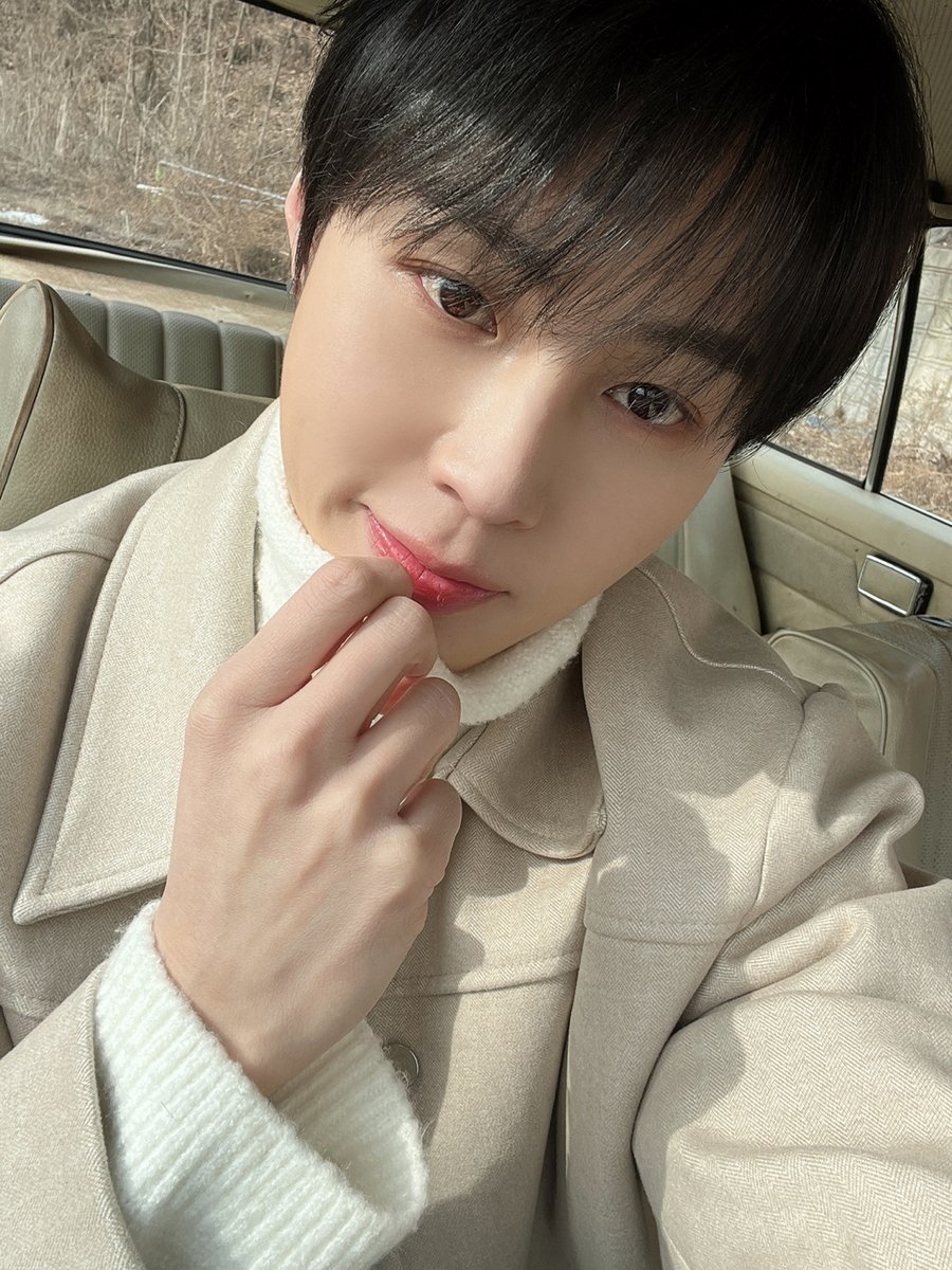 BPM_HSW's tweet image. 📸
눈을 감아도 자꾸 생각나는 성운이☁
늘 고마운 성운 옆 하늘들이 편히 들어주길 바라요💜💙💛

🍈 kko.to/Qvx8e_TNy
🧞 genie.co.kr/Y30Q33
🎥 youtu.be/aJo4cFbK_bM

#하성운 #HASUNGWOON
#YOU