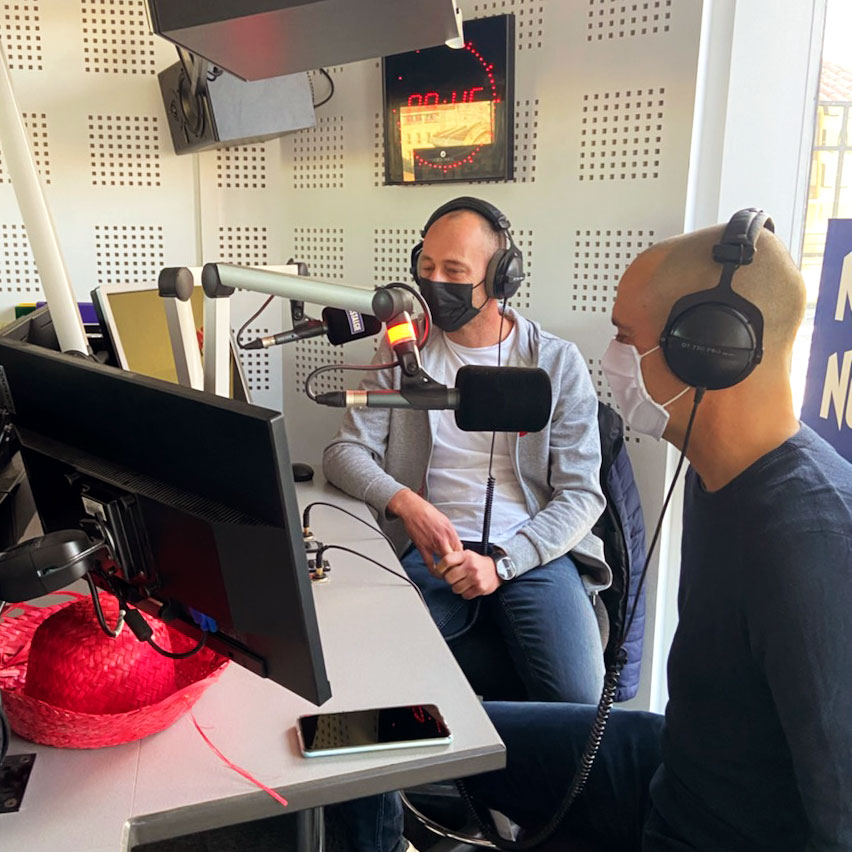 SOUNDFORMINDcom's tweet photo. Début de semaine plein d'#NRJ pour @SOUNDFORMINDcom ! ;)
Merci à Fabrice de nous avoir reçu dans les studios à #Marseille pour présenter notre plateforme audio pour la #detente, la #relaxation et le #bienetre.
Bientôt sur les ondes...
#interview #radio #antistress #startup https://t.co/28auxvdQwA