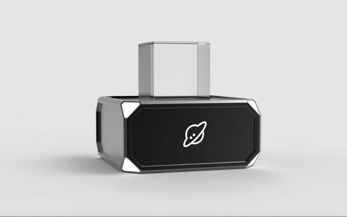 Thestarslab's tweet photo. Proudly presenting the Holocube in all its glory 💫 

Comment below which NFT you would display on your device 👇💡 https://t.co/4dyVi58ujM