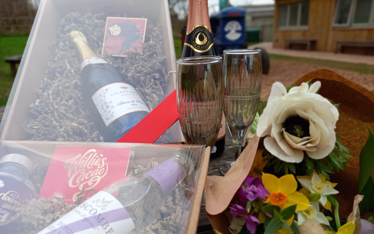 Occombe_Farm's tweet photo. There's only a few days until Valentines Day and we've got it covered here at Occombe. All you need to say I love you, in style! Gorgeous hampers, local bubbles and delicious foods for the perfect date night in!
#occombe #dineinfor2 https://t.co/VzVjypRk5M