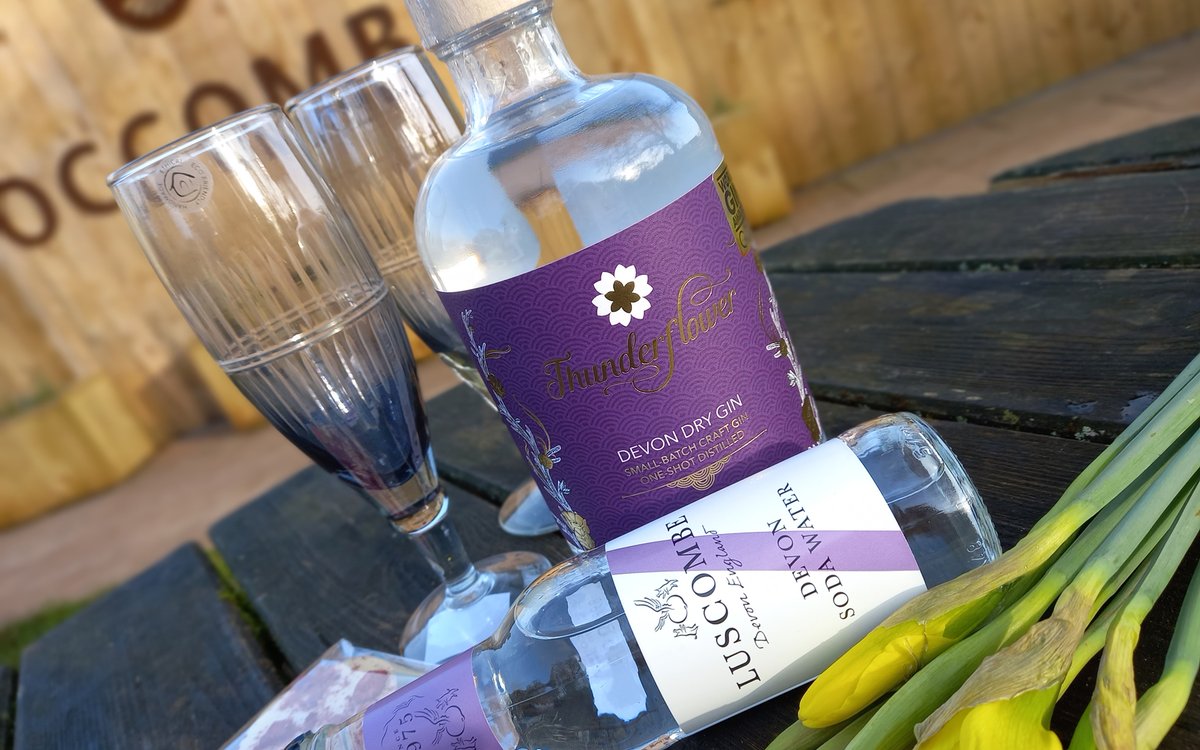 Occombe_Farm's tweet photo. There's only a few days until Valentines Day and we've got it covered here at Occombe. All you need to say I love you, in style! Gorgeous hampers, local bubbles and delicious foods for the perfect date night in!
#occombe #dineinfor2 https://t.co/VzVjypRk5M