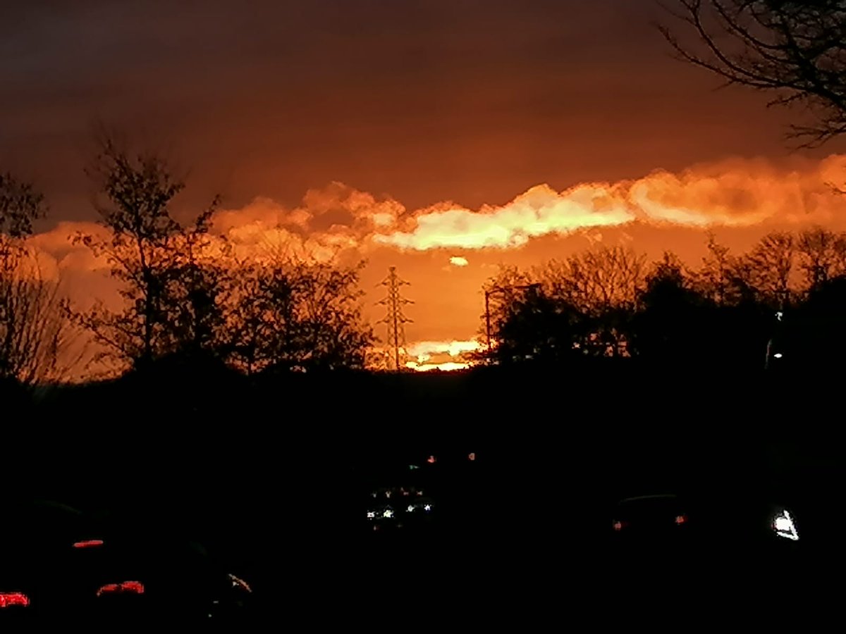 MillPhotography's tweet photo. Taken this morning on my son's phone on his way to school. https://t.co/ATgXaVTjc1