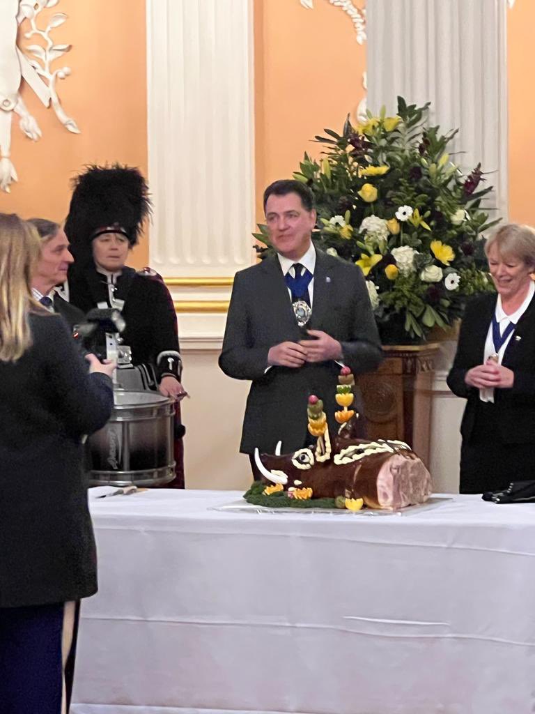 It was an honour to provide the Boars head for the <a href="/WCBLivery/">Butchers' Livery Co.</a> annual ceremony yesterday. The Boar was prepared by our Craft Director, Mr Andrew Jones and took 18 hours of work to produce. <a href="/citylordmayor/">Lord Mayor of London, Alastair King</a> 

Thank you for the honour 

🐗 🍖 ✨

#ceremony #cityoflondon #meatindustry