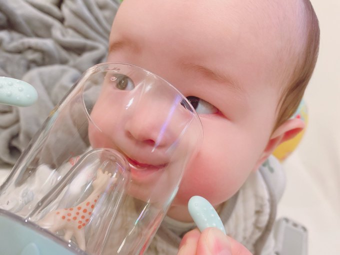 拍手喝采 赤ちゃんの初めてを見守ってくれたのは 北京五輪で演技する宇野選手 確実に彼のパワーもらってる 好青年決定