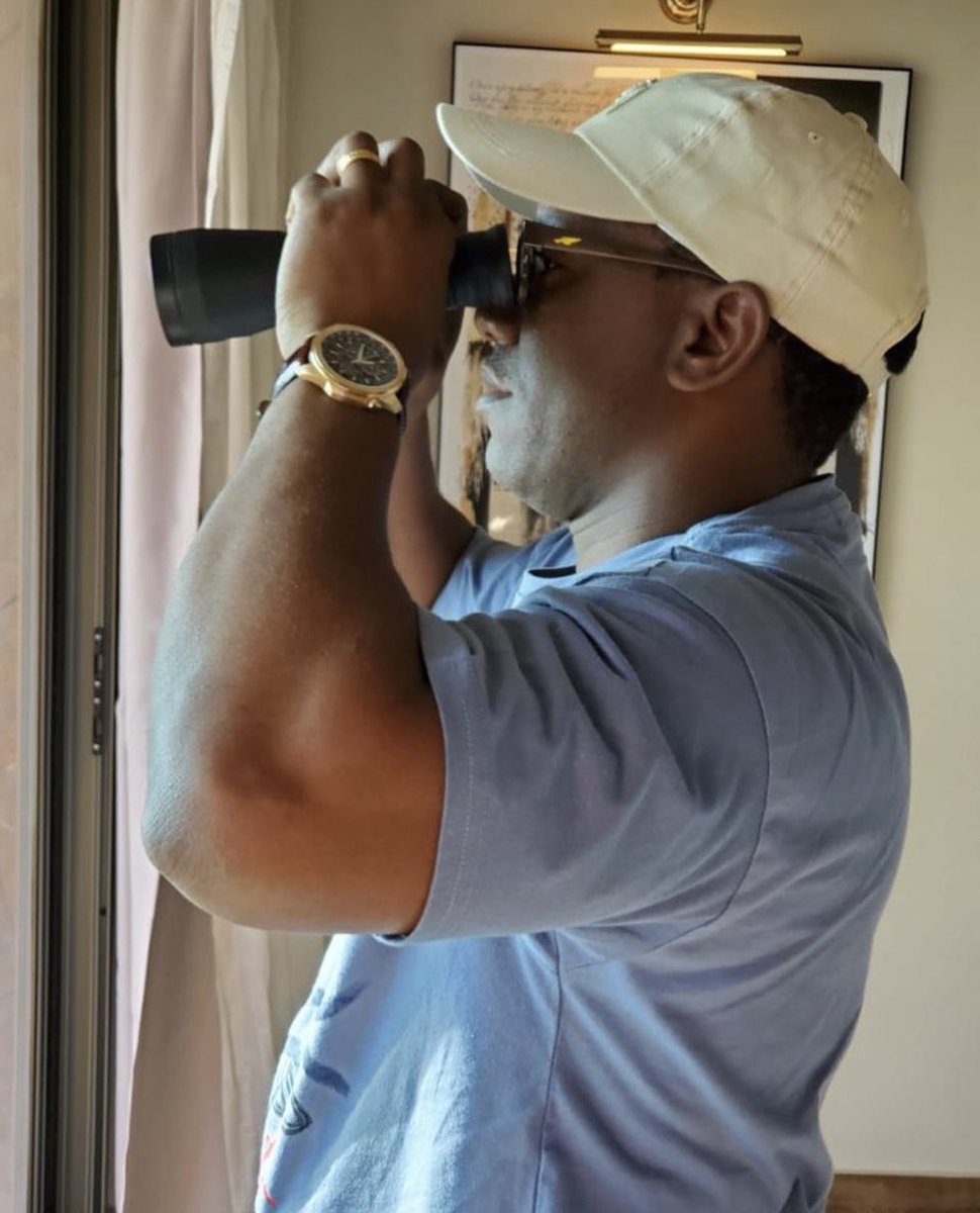 Paulo Makonda yupo nyumbani kwake. Uzito wa mahusiano yake na Rais <a href="/SuluhuSamia/">Samia Suluhu</a> miaka ya nyuma ni kizingiti kwa mahakama. #TanzaniaLeaks