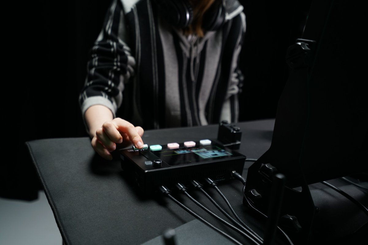 feelworldhd's tweet photo. Enrich your live streaming by using FEELWORLD L2 PLUS Multi-camera switcher.
Easy to operate for everyone. Let's build up a compact TV studio!
Learn more/order FEELWORLD products: https://t.co/YvVEhfjCyR
#feelworld #feelworldswitcher #feelworldl2plus #livestream #livestreaming https://t.co/n5iBabV3WO