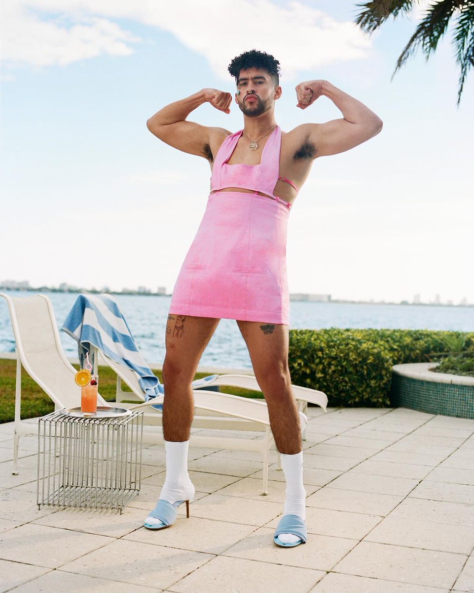fuertecito's tweet photo. Bad Bunny para la nueva campaña de Jacquemus #LeSplash 💦 | 📸 Tom Kneller 👗 Zoey Radford Scott https://t.co/XXThR7F7dW