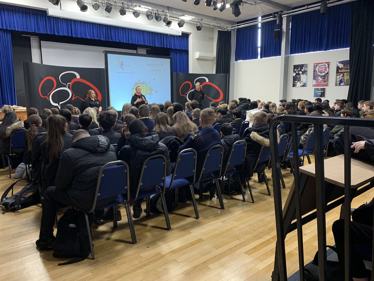 StreetlyYr7's tweet photo. Fantastic start to the day with an assembly from @theatrePiE https://t.co/XfrU7BHm50