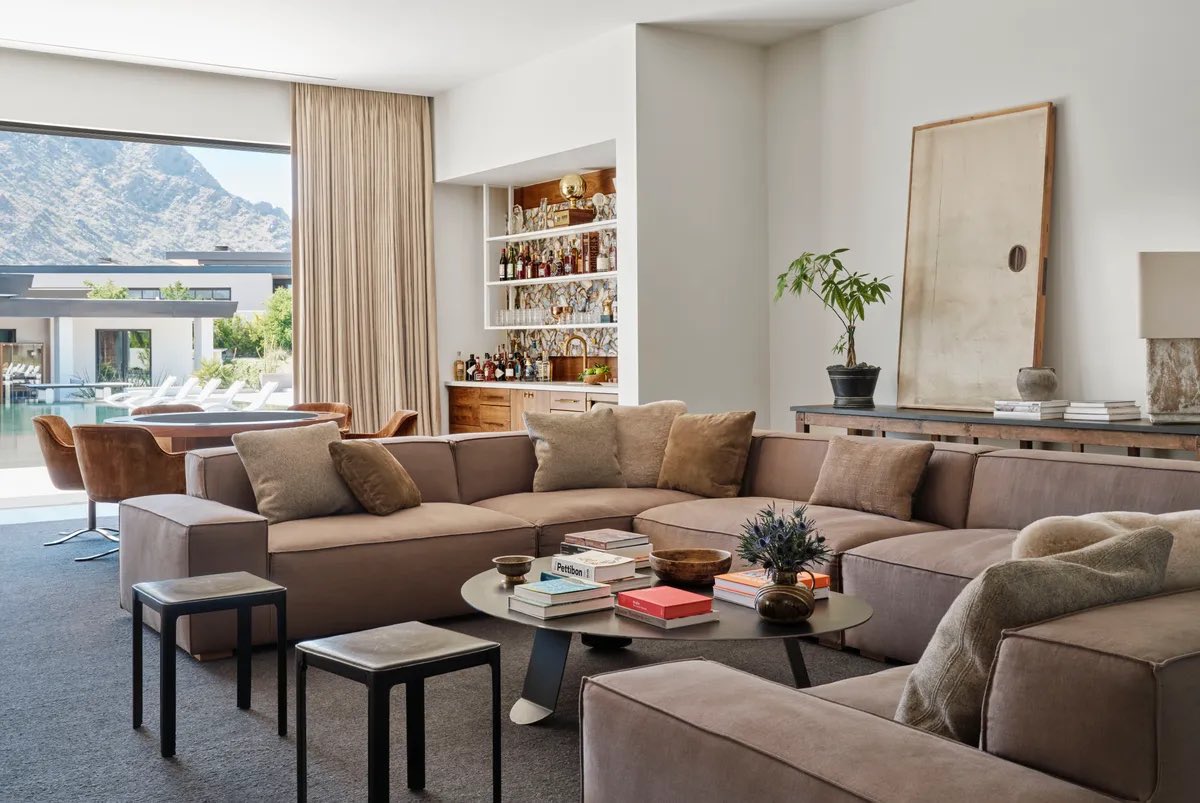 NATALIALABEL's tweet photo. Devin Booker’s house designed by Clements Design is just beautiful. https://t.co/56AGIBfR6F