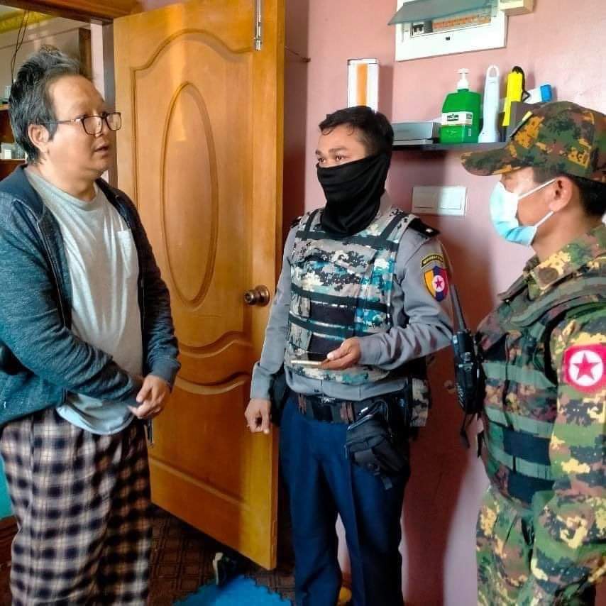 Khithitofficial's tweet photo. ကျန်းမာရေးမကောင်းသည့် ဒါရိုက်တာ၀ိုင်းကို စစ်တပ်က ဖမ်းဆီး၊ စစ်လော်ဘီ အစွန်းရောက် အကြမ်းဖက် ဟန်ငြိမ်းဦး အမည်ဖြင့် လှုံ့ဆော်ခြိမ်းခြောက်နေ

ရန်ကုန်၊ ဖေဖော်ဝါရီ ၉ 
Read More -> https://t.co/JPOEUnNngo https://t.co/KpVFqlkEPO