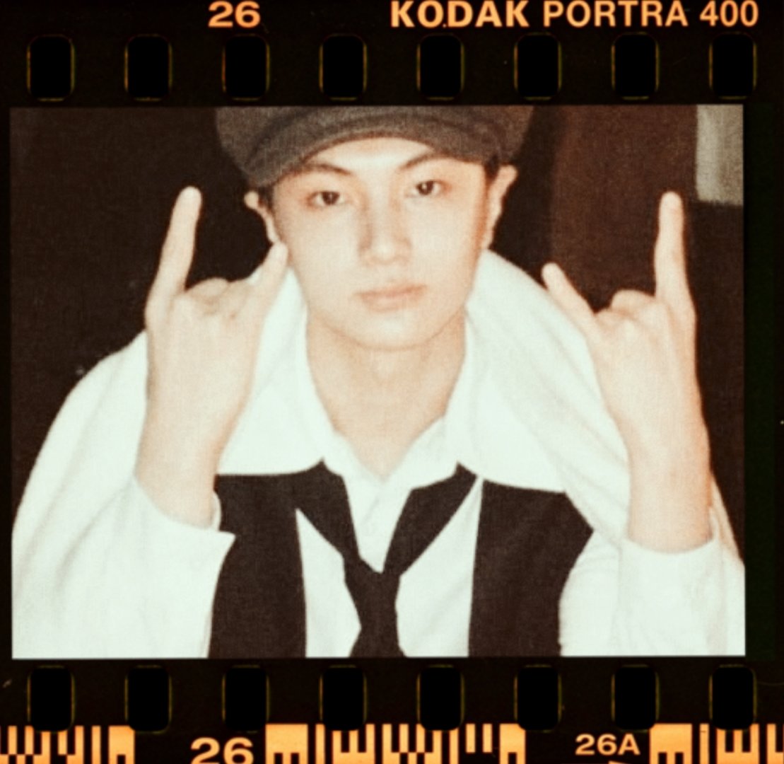 rksnfics's tweet photo. back in 1974  — #jaywon au

(yjw) who overslept in a photobooth, wakes up 
unconsciously back in 1974, accidentally bumped (pjs) who's the son of the mayor in this town. "do you believe in reincarnation ?"

#AU_NE_VERSE https://t.co/xxMGzxWRpq