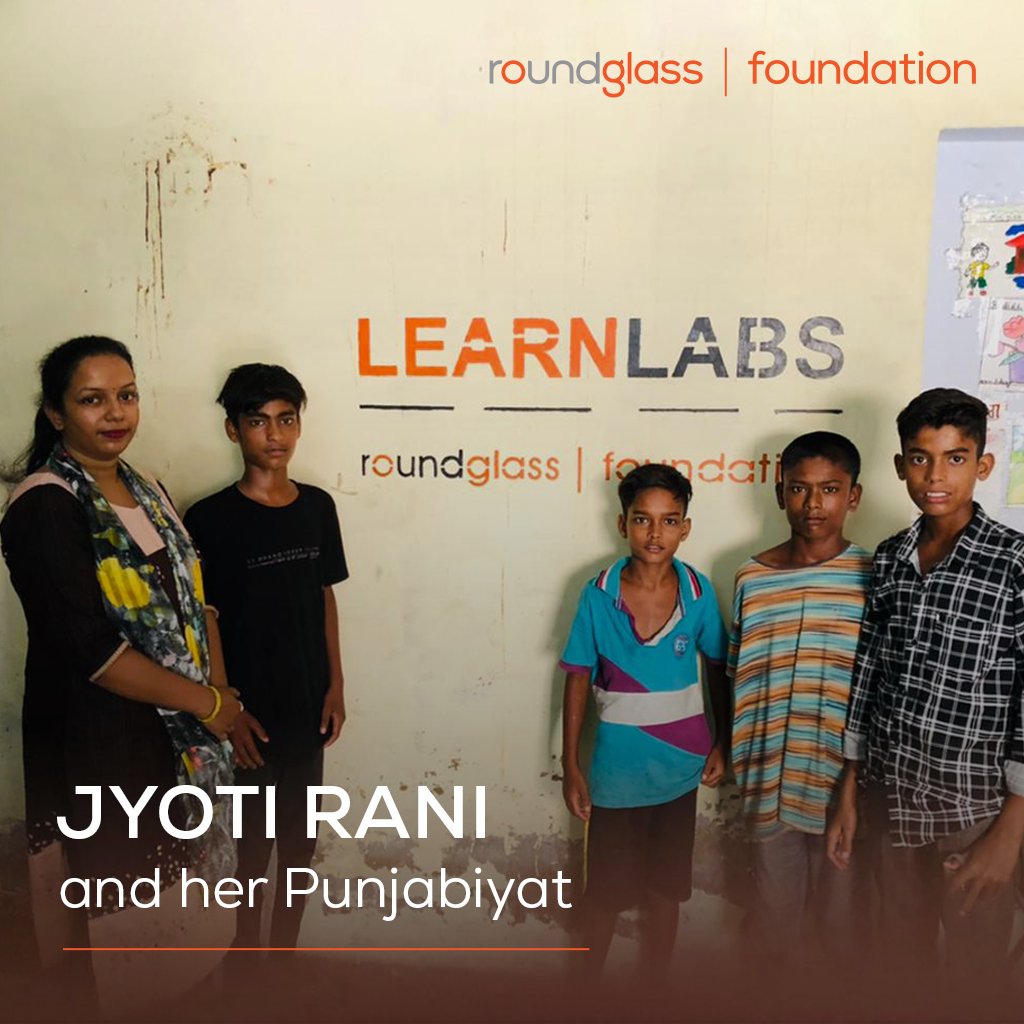 RoundglassFdn's tweet photo. Jyoti didn’t let the lockdown become a hindrance in mentoring and training the slum kids of Bathinda's Sanguana Basti. She helped slum kids learn without any intervention. Going beyond the call of duty to change lives forever - this is Punjabiyat. Read: https://t.co/kWLeOA0PF7 https://t.co/x1pczeZ6YM