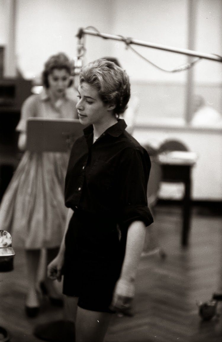 Happy Birthday US singer, songwriter and musician Carole King, (Feb 9TH, 1942 (age 80 years)) 