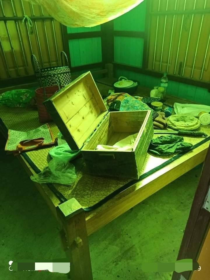 WaiWarr1's tweet photo. About 60 junta troops plundered Gonetaw village, Sarlingyi tsp, Sagaing division yesterday, violently stormed the residential properties, and looted the valuable  things as well. #2022Feb9Coup #WhatsHappeningInMyanmar https://t.co/6sSPNssuaN