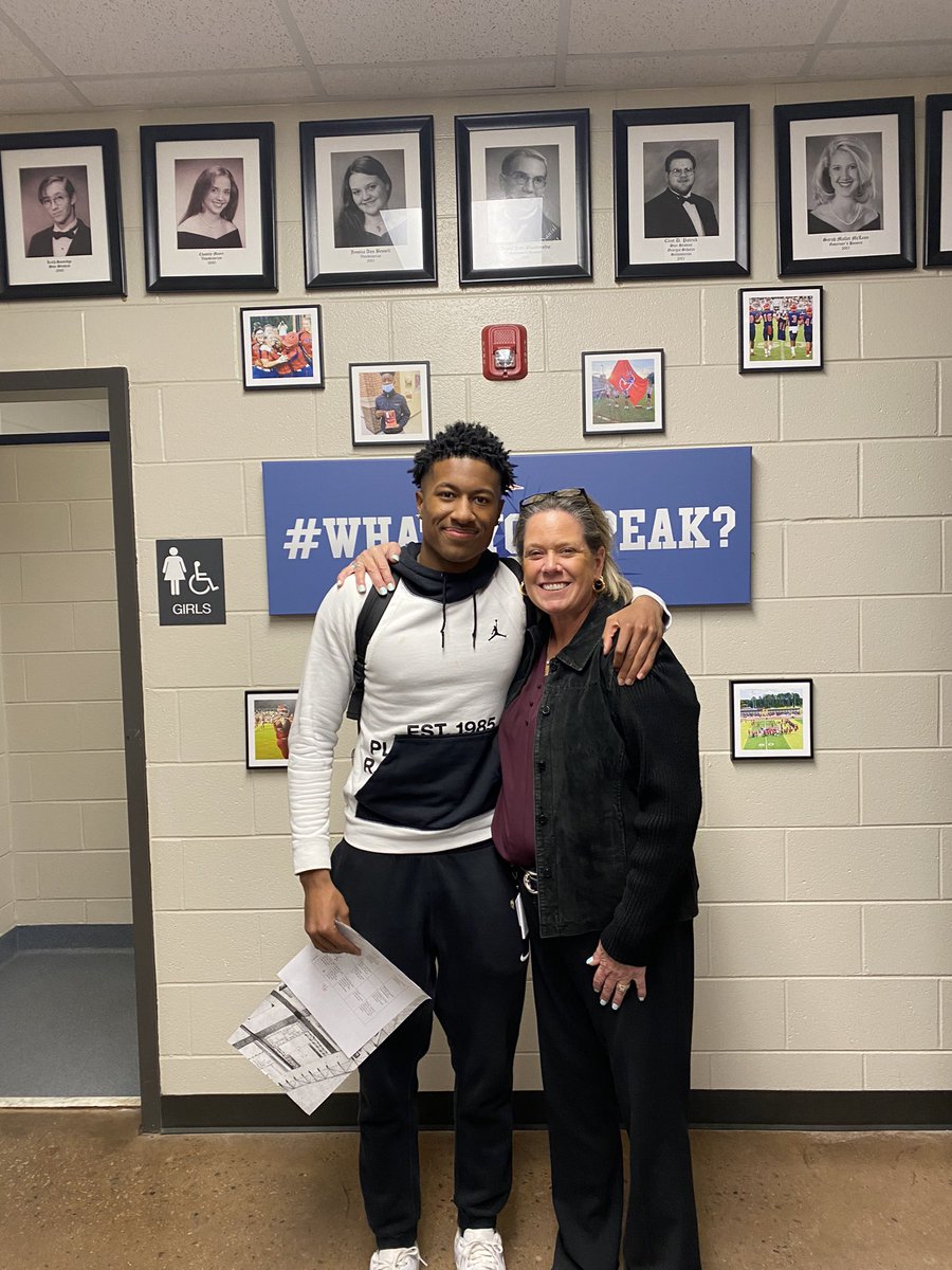 LisaPearceEdS's tweet photo. #JoinUsInJackson! We’re hiring at the high school!!! The best culture and climate, best faculty and staff, best students! @JacksonHighSch1   @ButtsCoSchools https://t.co/5kFIi4Y5my https://t.co/4fJVEgK5E3