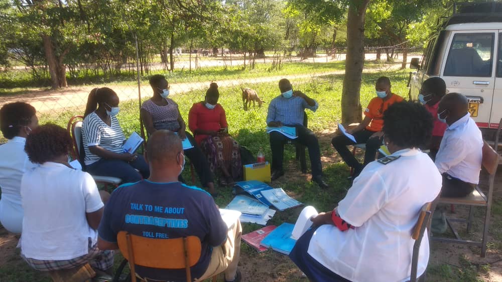 ZHI ACCE project assisting hard to reach communities in Gokwe South.
With funding from <a href="/PEPFAR/">PEPFAR</a> through @UsaidZimbabwe supporting <a href="/MoHCCZim/">Ministry of HealthZW</a> ZHI reached out to Tongwe clinic.  Purpose of the visit was to offer technical and mentorship support in the care and treatment of PLHIV