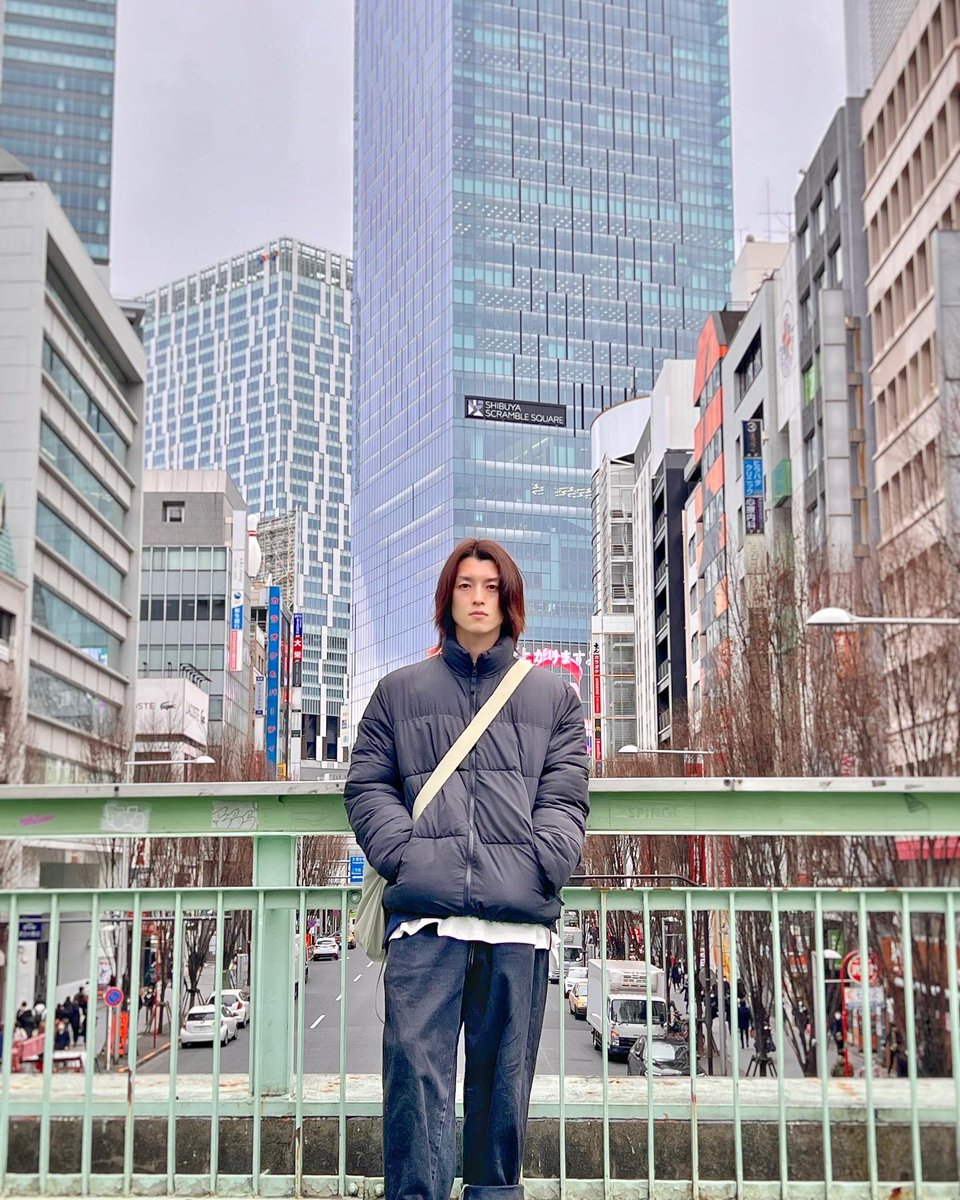 _6ace6_'s tweet photo. 上京したての頃は右も左もわからなかった渋谷。
今では普通に歩いてる。
何か感慨深いな！

トイレ行きたくてもコンビニは貸してくれず、どこにあるかわからずひたすら我慢してた6年前の自分に教えてあげたい。
でかい商業施設のビルに入れば温水便座付きの綺麗なトイレ貸してもらえるよって🥰 https://t.co/11XuvR17Dk