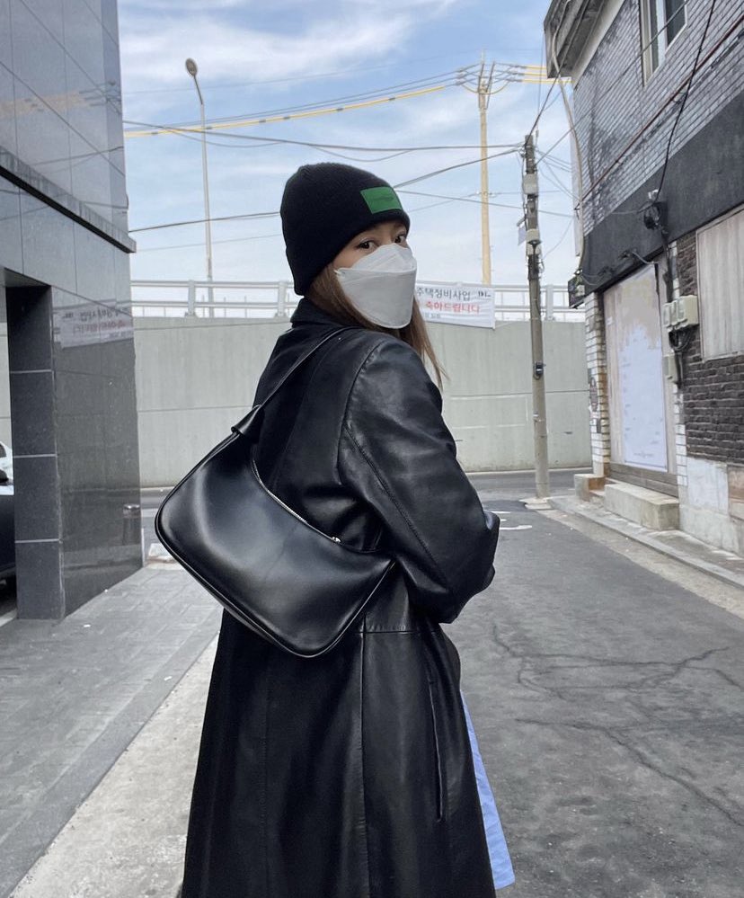 be_myfav's tweet photo. ⏰ ลดถึง 13/2
👜 ☁️💗 alicemartha X #hwangbo tote bag
Size : 27cm x 8cm x 14cm
💥 ลดเหลือ 2,690฿ ส่ง70/90฿
#ชี้เป้าของถูก #ชี้เป้าโปรถูก https://t.co/VeoQoE49dG