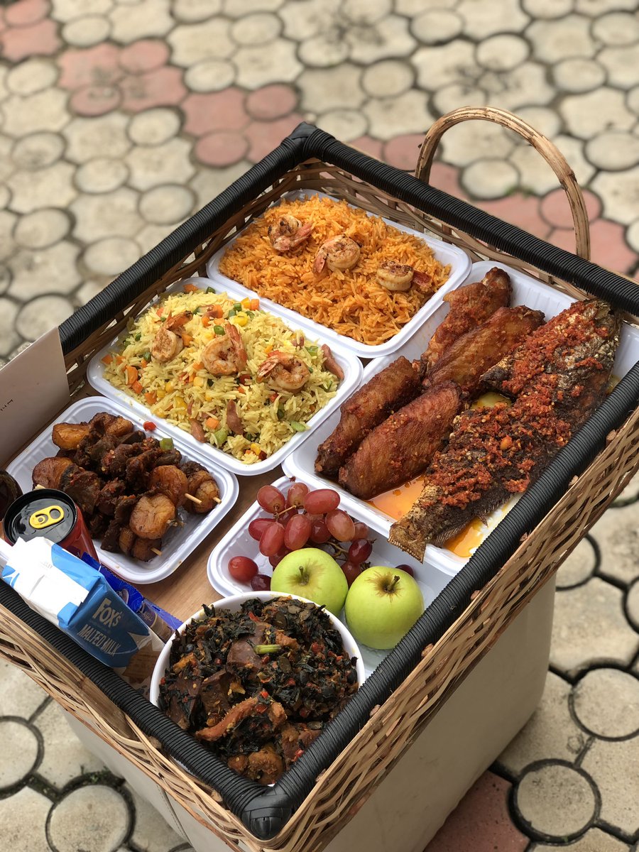 Spiceefingers's tweet photo. Hey fam it’s Valentine season💃🏾💃🏾 we have food trays on order to gift to your loved ones 👍kindly send us a Dm 

Oxlade https://t.co/GGseW7qLUy
