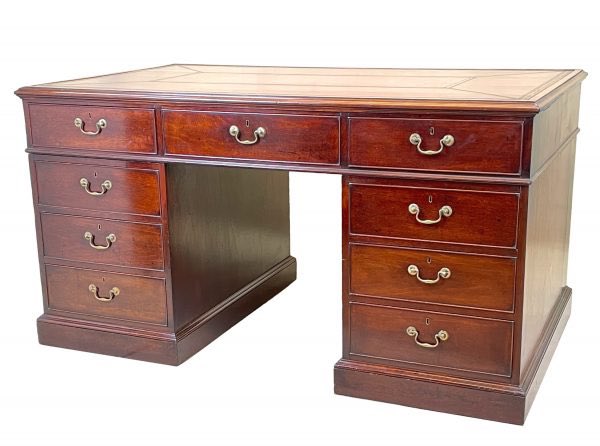 Timmsantiques's tweet photo. Fabulous quality & extremely rare 18th Century #Chippendale Mahogany Library Desk freshly uploaded and FOR SALE NOWβ¦
The ultimate working from home statement!
Further info hee
https://t.co/KKMyV6DJKf
#chippendaledesk #antiquedesk #workingfromhome #georgiandesk #badamember https://t.co/Wtoj2wx440