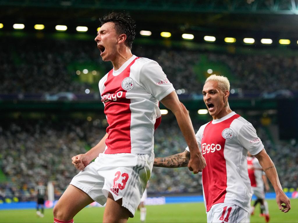 MysteryUnitedEU's tweet photo. Bekeravond! Maakt Steven #Berghuis de openingstreffer tijdens #ajavit? Dan geven wij een mystery voetbalshirt weg! 🔥

Wil jij deze winnen?
🔃 Retweet
✅ Volg @MysteryUnitedNL 

Trouwens: alleen vandaag nog 10% korting op https://t.co/NtayvqU4tk met code 'valentijn'!

Succes! ⚽ https://t.co/DetXqhd4xo