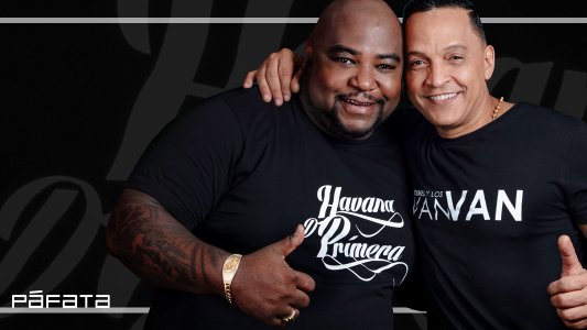 pafataofficial's tweet photo. ¿Buscas qué regalar por el 14 de febrero?
Propuesta genial para fan��ticos de bueeena música cubana... camisetas y productos de primera de su artista preferido 😎😊
@HavanaPrimera, @losvanvan, y más...
Visita nuestra tienda online!!!
🛒👉🏻 https://t.co/8Sx6Kgfrjm
#sanvalentin #amor https://t.co/Z6Q0KxaDe7