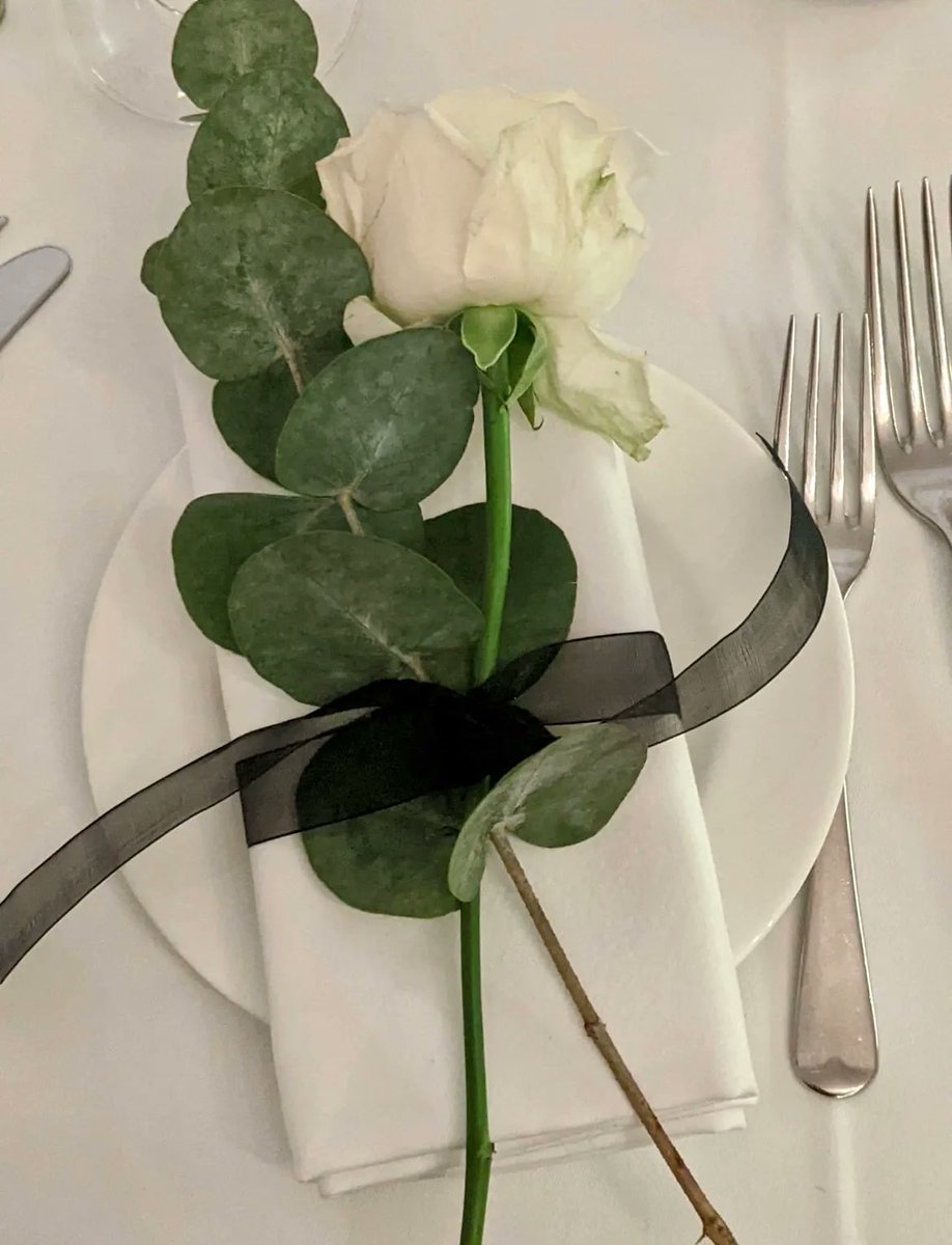 Elegant place settings for one of our weddings held at <a href="/Firmdale_Hotels/">Firmdale Hotels</a> Covent Garden Hotel last year... #weddingwednesday #weddingflowers buff.ly/2PeI877