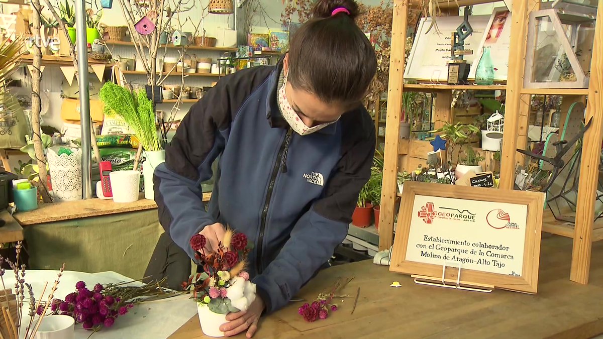 Aquí hay trabajo tweet media