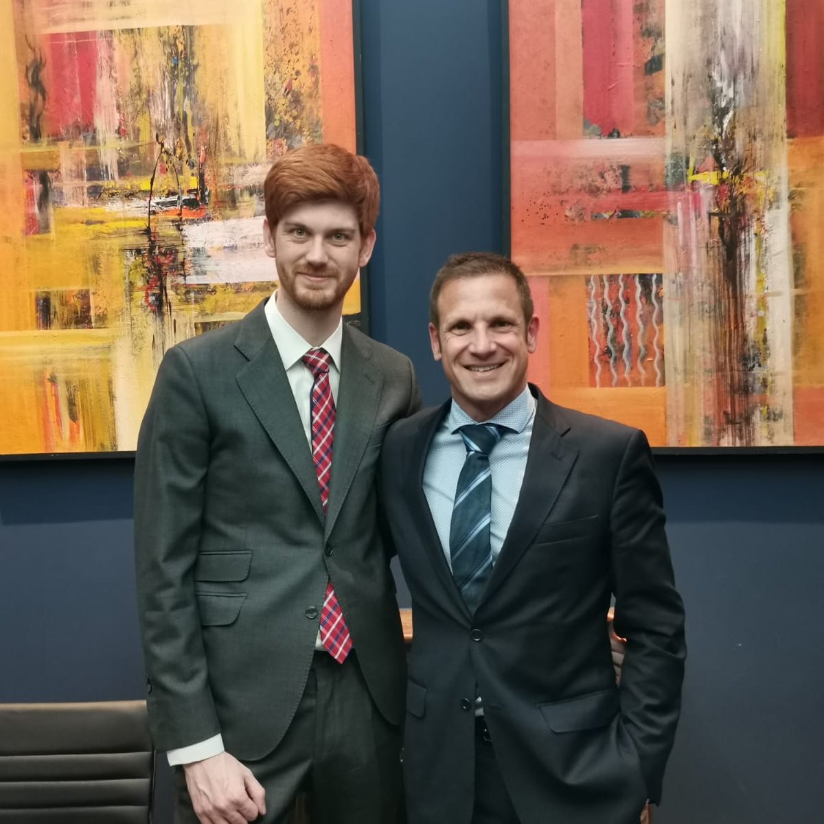 💪 Seguimos trabajando en el Programa Ejecutivo en #compliance, transparencia y buen gobierno en el #deporte de #SLI. Ayer, <a href="/roca_toni/">Toni Roca</a> se reunió con <a href="/gjimenezillana/">Gonzalo Jiménez</a>, Codirector del programa y Socio de <a href="/Above_sport/">Above Sport</a> para charlar sobre la elaboración de los Mapas de Riesgos ⚖️⚽️