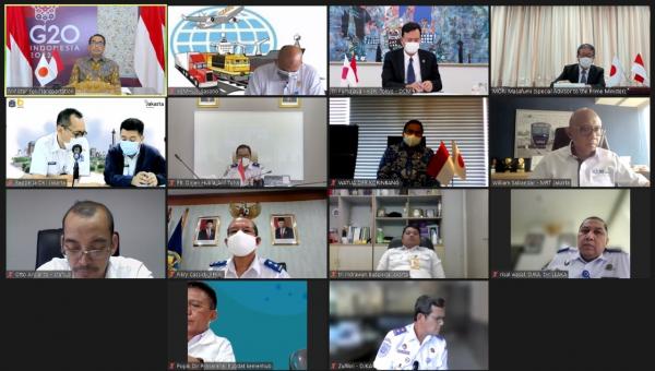 translogtoday's tweet photo. Menhub Budi dan Penasihat Khusus PM Jepang Bahas Proyek MRT, Patimban dan Proving Ground Bekasi https://t.co/oA3aFL4PD1 via @translogtoday https://t.co/cgGYGnMGlf