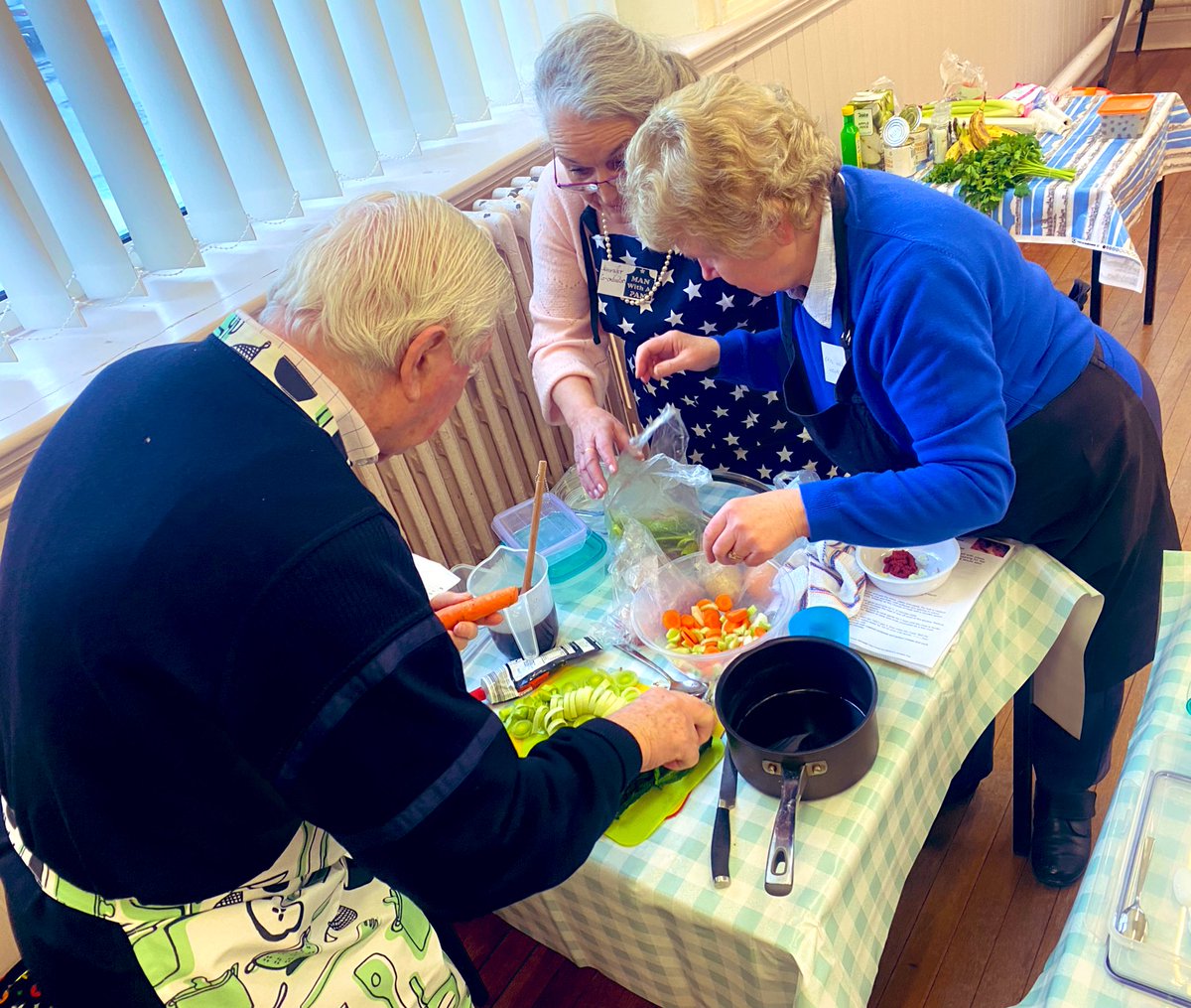 ItsOLY's tweet photo. π¨#Listen: Calling all men aged over 50 years with no cooking skills!
Β
π¨π½βπ³ Fancy learning the basics + cooking up a storm in the kitchen?
Β
π¨#ManWithAPan is offering you just that in #Wetherby.. Itβs completely free of charge! Here's a taster @BBCLeeds: https://t.co/E8BfSDx9RJ https://t.co/r3KbTNx5IN