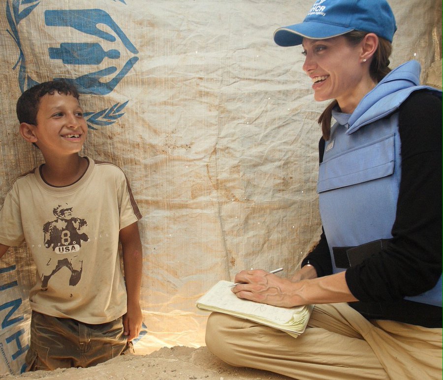 kweennnie's tweet photo. I really do love the humanitarian, philanthropist, visiting professor, director, producer and oscar winning actress angelina jolie with all my heart 💗 https://t.co/xEg4ZN6cst