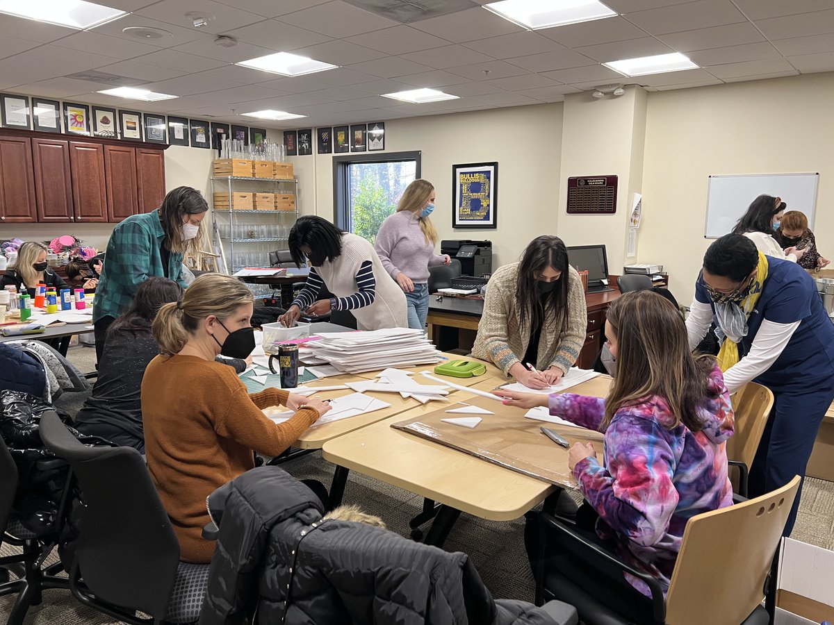 BullisSchool's tweet photo. 🍄 30 days until the big day! Gala volunteers are busy planning, gathering, and crafting the most magical event of the year - Bullis in Wonderland! Follow us down the rabbit hole - RSVP, donate auction items, become a sponsor, and volunteer! 🐰🎩🕰️ https://t.co/vaypYeY7WT https://t.co/0X0VZF0R8B