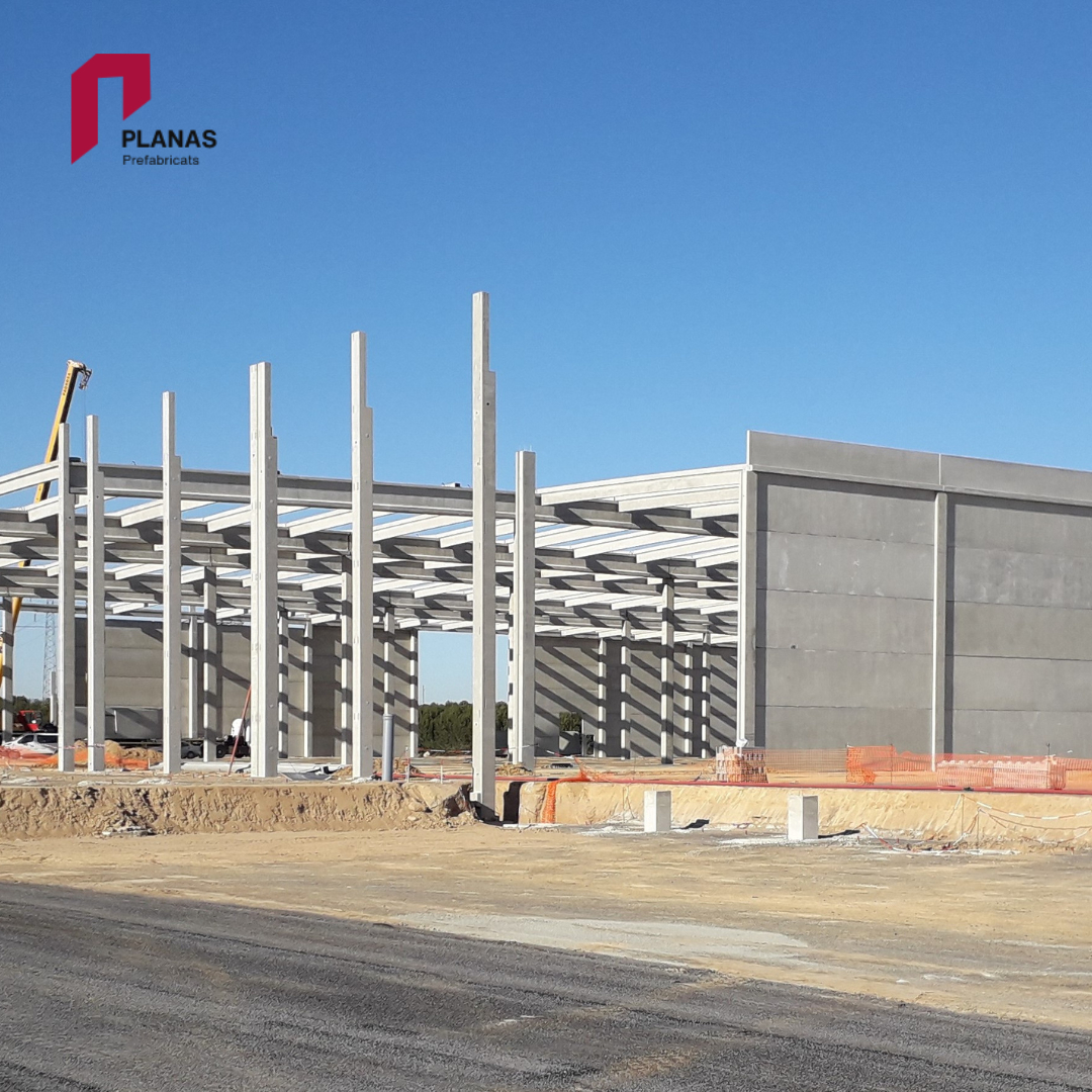 pref_planas's tweet photo. Hem iniciat la construcció d'una plataforma logística per a Pitch Promotion a la ciutat de Béziers. Aquest edifici prefabricat tindrà una superficie de 48.000 m2.

📞 972 843 512
📩 info@prefabricatsplanas.com

#construcció #prefabricatsplanas #arquitectura https://t.co/70FiNPvXBU