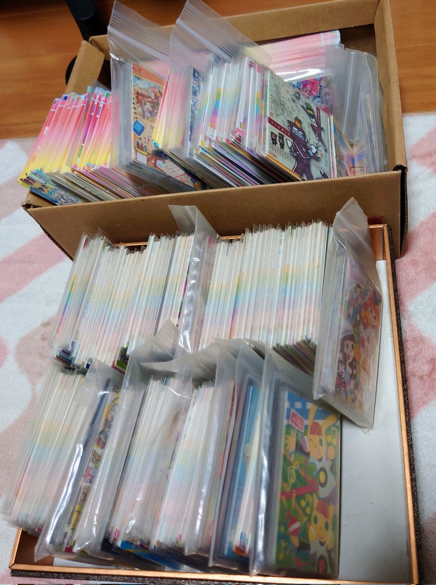 T2A_Now's tweet photo. いい加減この大量のポプカをどうにかしたいので買取でも交換でもいいからおねしゃす…🙏🙏
当時トップレアだった真夏RやフロウRもあるので欲しい人のところに行ってほしい。。。 https://t.co/PRE2H5nOSL