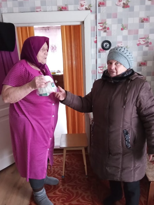 Депутат Комитета местного самоуправления Новопятинского сельсовета по с.Кривозерье Лебедева Мария Николаевна откликается на просьбы одиноких пожилых людей с ограниченными возможностями здоровья - помогает в доставке лекарственных препаратов.
#ПоможемВместеЕР58
#Мывместе58