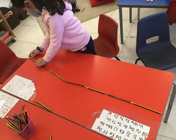 BISRYearOne's tweet photo. Year 1 using non-standard units to measure objects. @BISRPrimary @BISRPrincipal @BISRMaths https://t.co/QOyg6dwC67