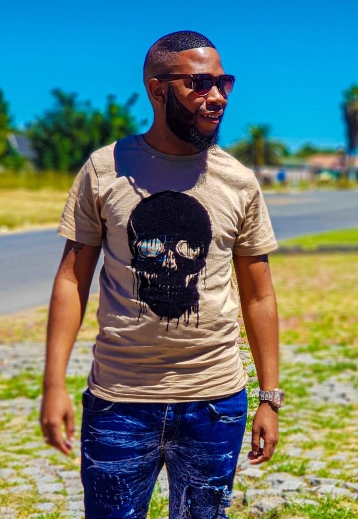 SiFu_Muzik's tweet photo. @QueenPosh5 28 looks good on me shame😁 https://t.co/ZVwyRVQj6b
