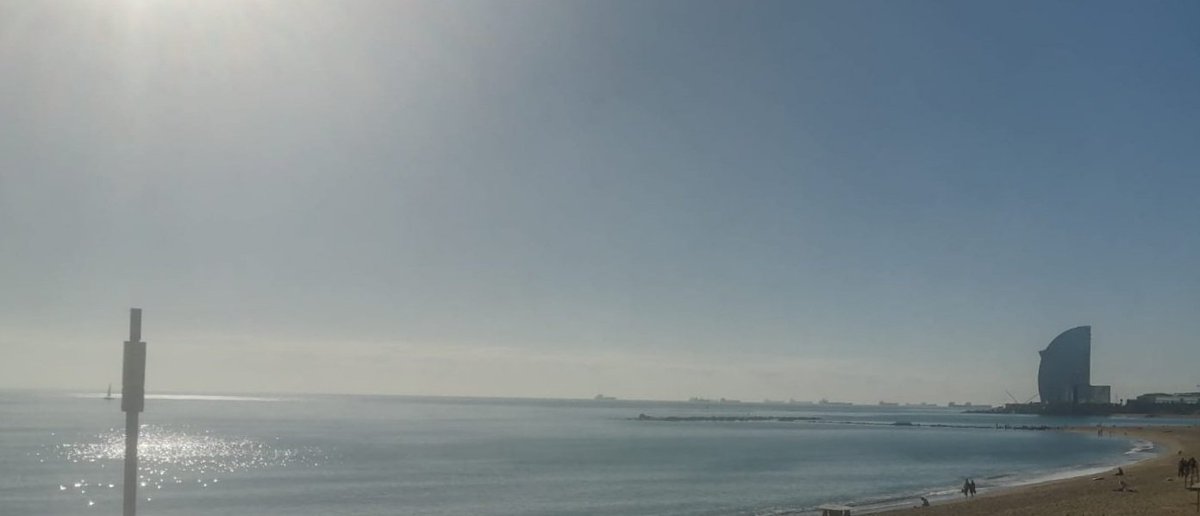 The #Weather for today in #Barcelona  #Spain is clear and bright at around 17°c 62°f.