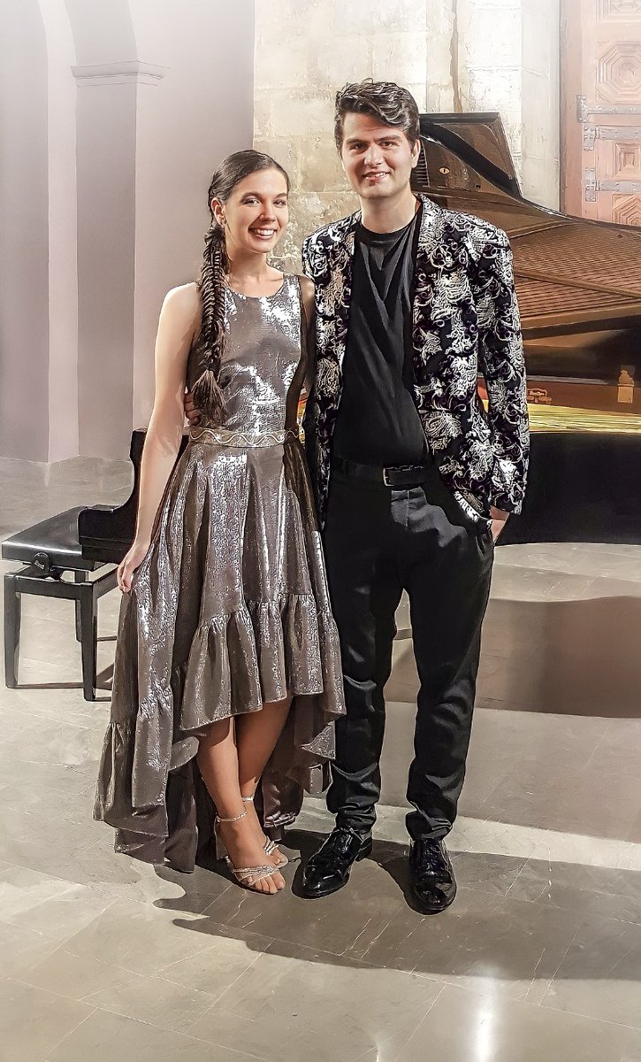 JMDLatina's tweet photo. 🎼Domingo de #música clásica en el Auditorio Paco de Lucía de #DistritoLatina
🎹Concierto de piano a cargo de “Diego y Noelia Navas Padilla” que interpretarán obras de Beethoven, Chopin, Schummann y Rachmaninoff. @_NAVAS13_ @SoyNoeliaNavas 
ℹ️ https://t.co/RRNLfo5g0e https://t.co/VDmTYDHNzw